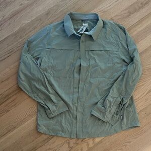 REI Men's Green Long sleeve shirt